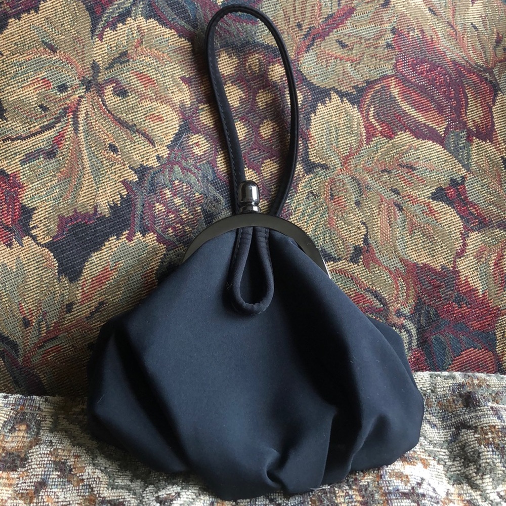 Nine West black wristlet